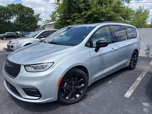 Silver Mist Clearcoat 2026 Chrysler Pacifica Limited