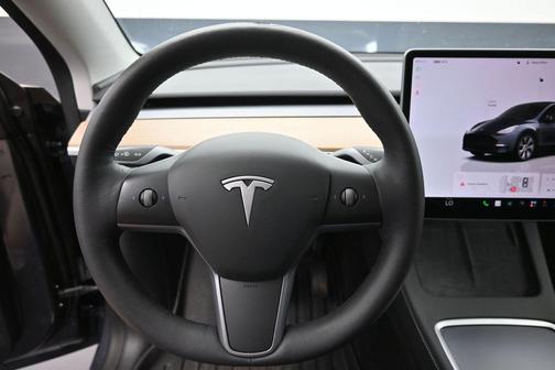 Deep Blue Metallic 2023 Tesla Model Y Long Range Dual Motor All-Wheel Drive