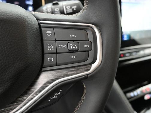 2024 Jeep Wagoneer Series II 4x2