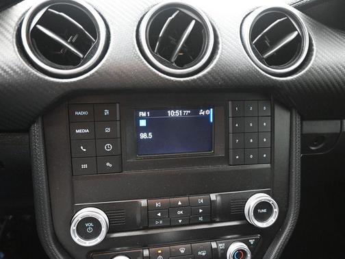 2022 Ford Mustang EcoBoost