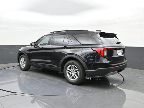 AGATE BLACK METALLIC 2026 Ford Explorer Active