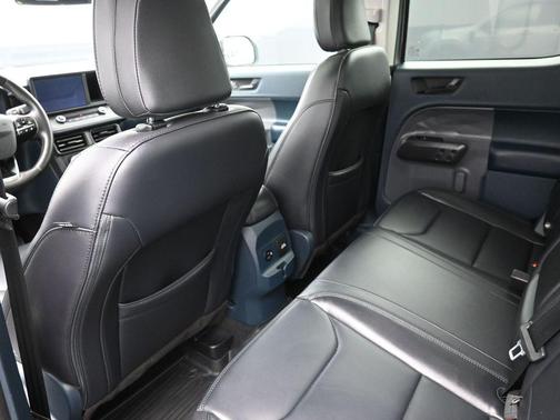 ICONIC SILVER METALLIC 2023 Ford Maverick Lariat