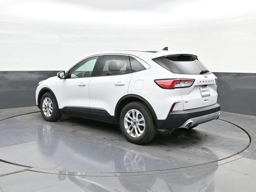 OXFORD WHITE 2021 Ford Escape SE