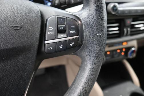 OXFORD WHITE 2021 Ford Escape SE