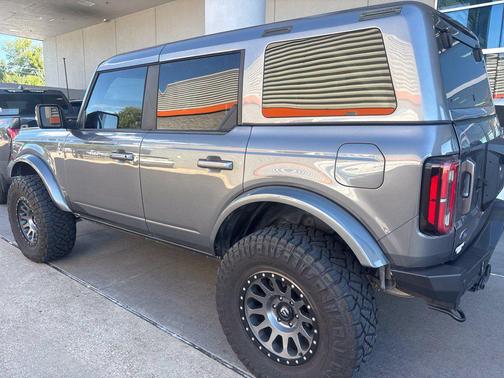 Carbonized Gray Metallic 2023 Ford Bronco Outer Banks