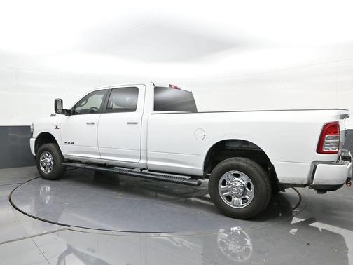 2022 RAM 2500 Big Horn Crew Cab 4x4 8' Box