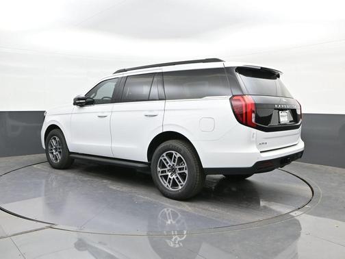 Oxford White 2026 Ford Expedition Active