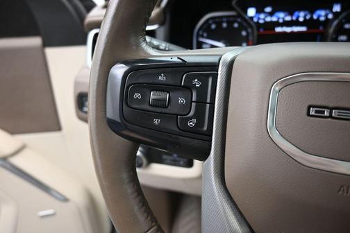 White Frost Tricoat 2021 GMC Yukon XL Denali