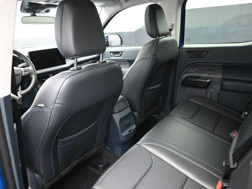 VELOCITY BLUE 2026 Ford Maverick Lobo Standard