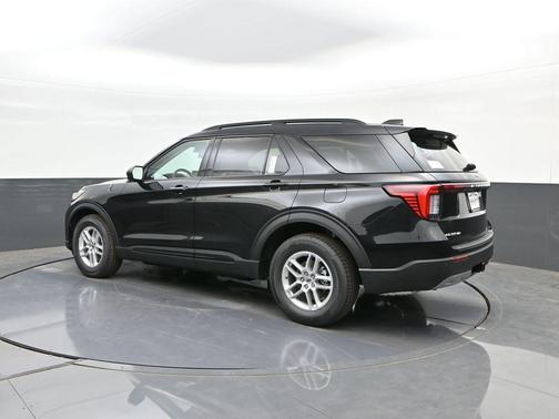 AGATE BLACK METALLIC 2026 Ford Explorer Active