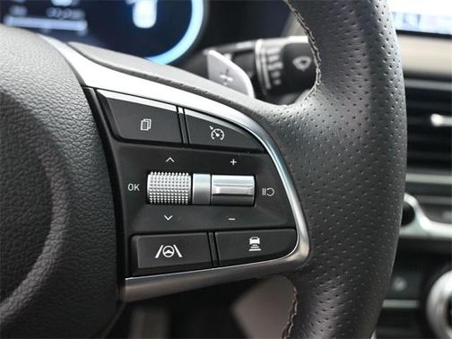 2023 Genesis G70 2.0T RWD