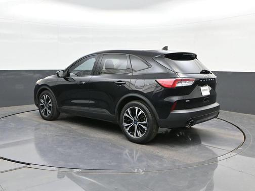 Agate Black Metallic 2021 Ford Escape SE