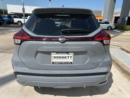2024 Nissan Kicks SR