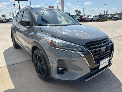 2024 Nissan Kicks SR