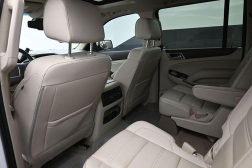 White Frost Tricoat 2019 GMC Yukon XL Denali