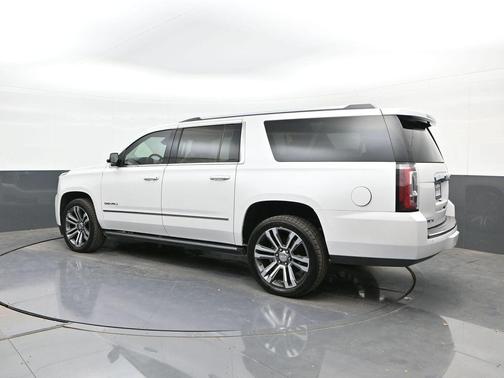 White Frost Tricoat 2019 GMC Yukon XL Denali
