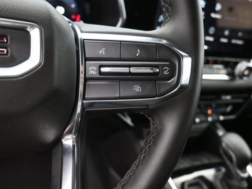 Volcanic Red Tintcoat 2024 GMC Canyon Elevation