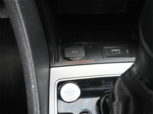 2022 Volkswagen Passat 2.0T SE