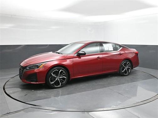 2025 Nissan Altima SR FWD