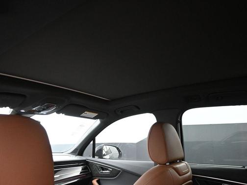 2024 Audi Q7 45 Premium Plus