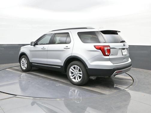 INGOT SILVER METALLIC 2017 Ford Explorer XLT