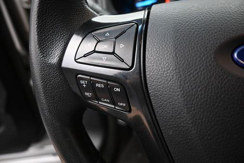INGOT SILVER METALLIC 2017 Ford Explorer XLT