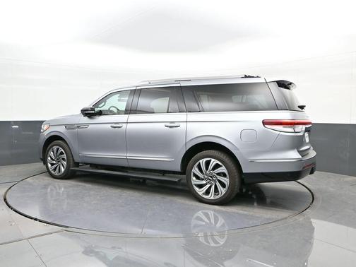 2024 Lincoln Navigator Premiere