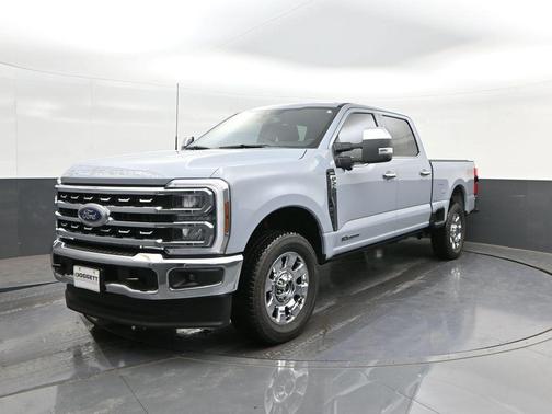 Glacier Gray Metallic Tri-Coat 2025 Ford F-250 Lariat