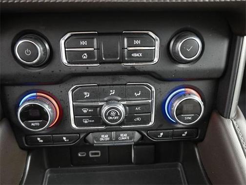 2022 Chevrolet Suburban LT