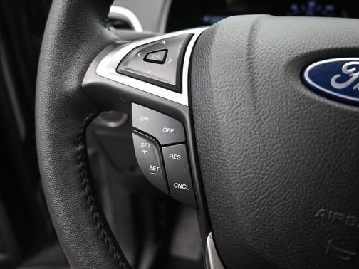 CARBONIZED GRAY 2022 Ford Edge SEL