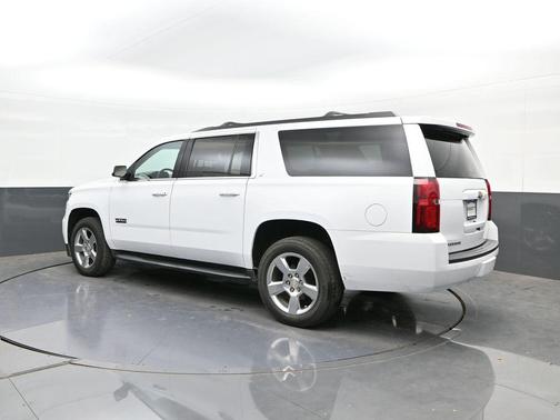 Summit White 2018 Chevrolet Suburban LT