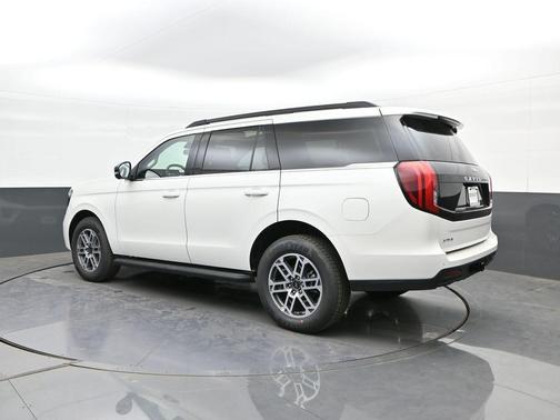 STAR WHITE MET TRI-COAT 2026 Ford Expedition Active