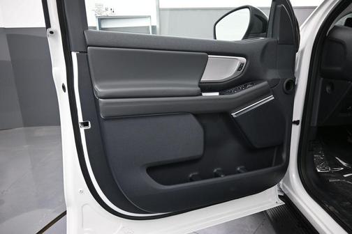 STAR WHITE MET TRI-COAT 2026 Ford Expedition Active