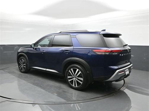 2023 Nissan Pathfinder Platinum FWD