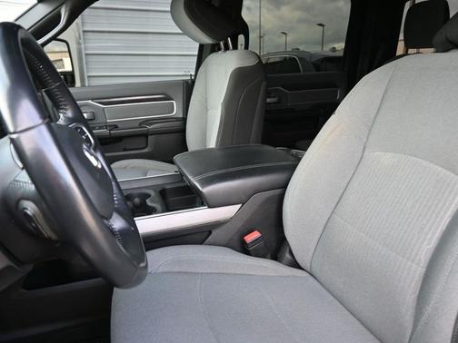 2023 RAM 3500 Lone Star Crew Cab 4x4 8' Box