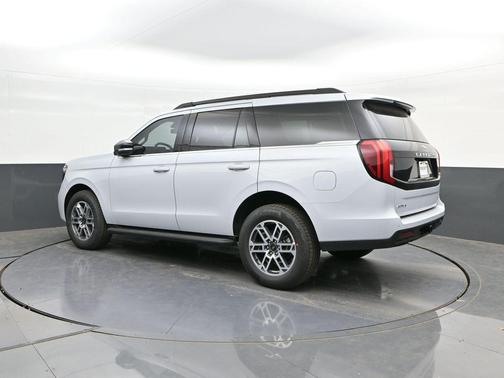 SPACE SILVER METALLIC 2026 Ford Expedition Active