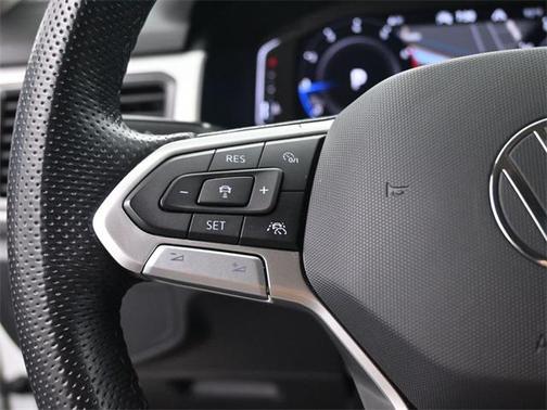 2023 Volkswagen Atlas 3.6L SEL Premium