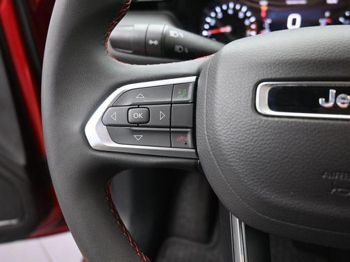 Red Hot Pearlcoat 2025 Jeep Compass Trailhawk