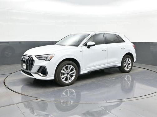 2023 Audi Q3 45 S line Premium Plus