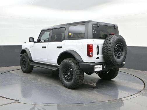 Oxford White 2026 Ford Bronco Big Bend