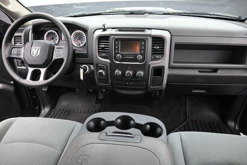 Brilliant Black Crystal Pearlcoat 2017 RAM 1500 Express