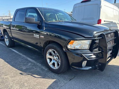 Brilliant Black Crystal Pearlcoat 2017 RAM 1500 Express