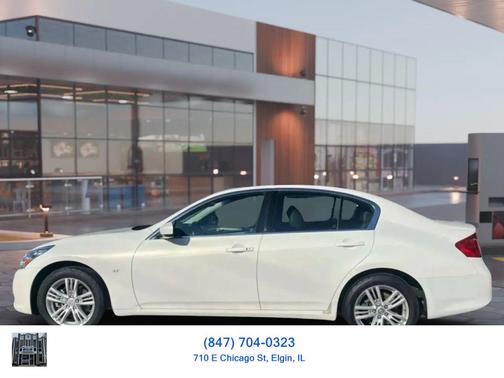 2015 INFINITI Q40 Base