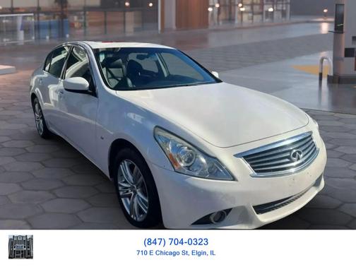 2015 INFINITI Q40 Base