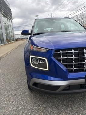 2022 Hyundai VENUE Limited