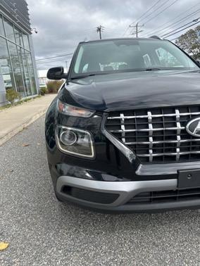 2023 Hyundai VENUE SEL