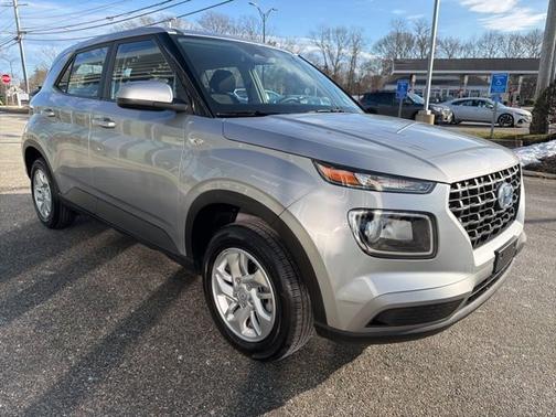 2025 Hyundai VENUE SE