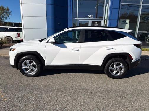 White 2023 Hyundai TUCSON SEL