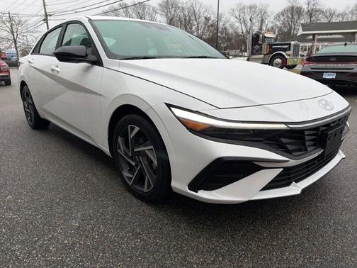 2025 Hyundai ELANTRA SEL Sport