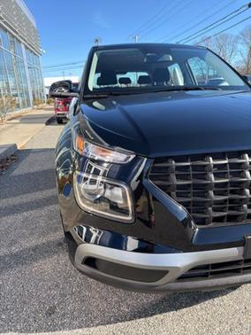 2025 Hyundai VENUE SE